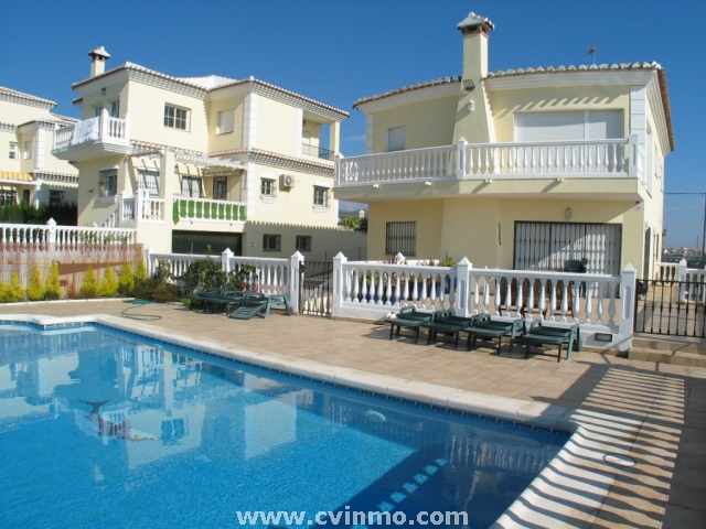 Villa for rent  Torre de Benagalbon